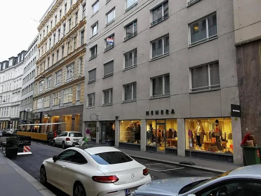 Luxury Living First District Apartment Vienna Austria